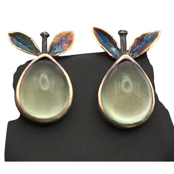 Vintage 18 kt Pear Shaped Pale Jade Stud Earrings Handcrafted Yellow -White Gold Signed