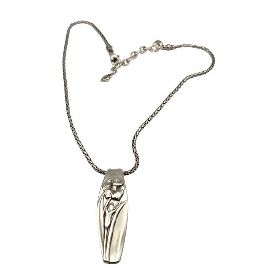 Vtg Brighton Retired Daffodil Pendant Necklace W/ 18" Adj. Chain & 1 7/8" X 5/8" Pendant Silver Tone Floral Design
