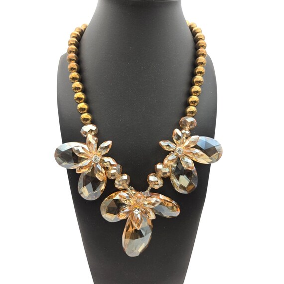 Vintage Faceted Crystal Lucite Floral Bib Necklace Gold Tone 17 " w/ 2 1/2 " Ext.
