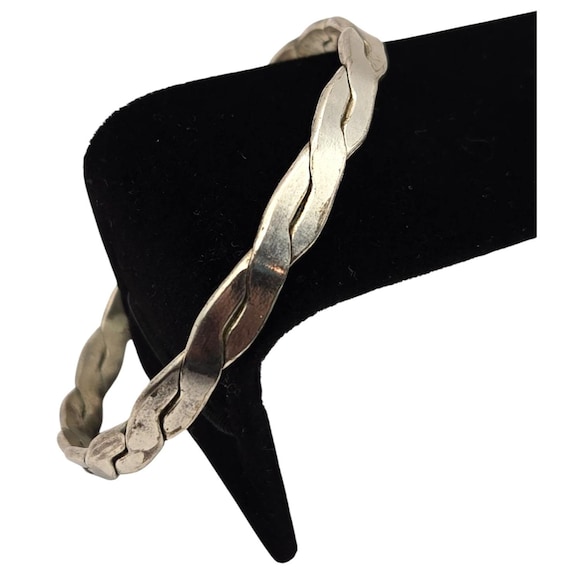 Vtg Sterling Silver Mexican Twist Bangle Bracelet Elegant Handcrafted Design Stamped 925 Timeless Jewelry Piece For Collectors & Enthusiasts