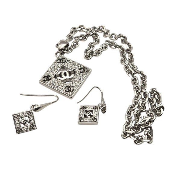 Chanel Vintage Silver-Tone Pendant Necklace & Earrings Set With Swarovski Crystals 10 "