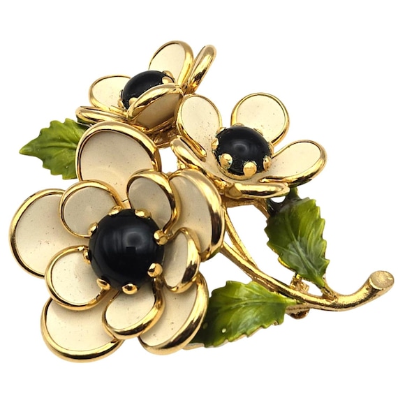 Vtg Gold Tone Enamel Daisy Floral Brooch Pin Cream Petals Black Centers Green Leaf Details 2 1/4" x 2" Elegant Design