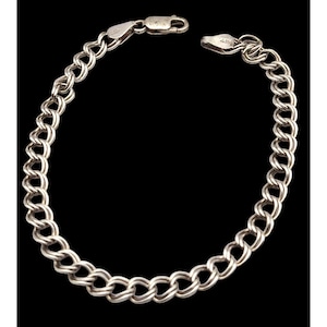 Vintage Sterling Silver Double Link Chain Bracelet With Lobster Clasp For Secure Fit Elegant Design 8 &quot; x 1/4 &quot;