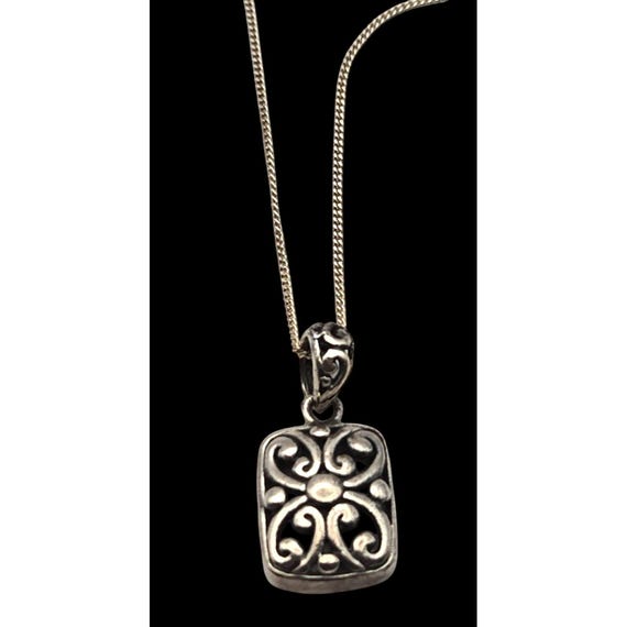 Vtg Sterling Silver Pendant Necklace With Intricate Scroll Design On Slimline Chain