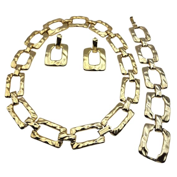 Vtg Gold Tone Runway Couture Demi Parure Set Necklace Bracelet Clip-On Earrings Hammered Finish Chunky Gold-Plated Design