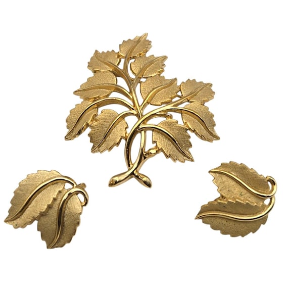 Vtg Crown Trifari Fall Leaf Brooch & Clip-On Earring Set Satin Gold Tone Finish