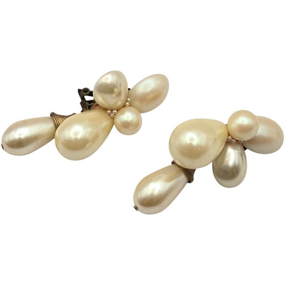 Vtg Wendy Gell Art Deco Faux Pearl Clip On Earrings 1940s Styling Designer Jewelry Elegant Statement Piece 2 1/2 " x 5/8 "