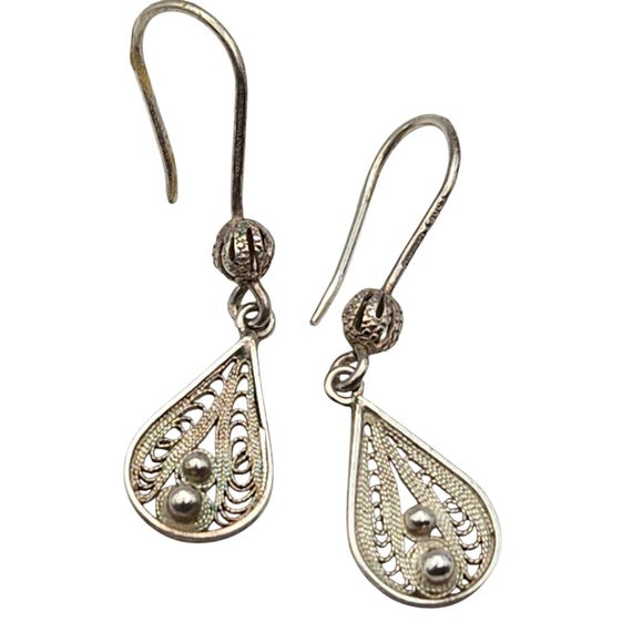 Vtg Sterling Silver Petite Filigree Drop Earrings With Intricate Design & Hook Closure