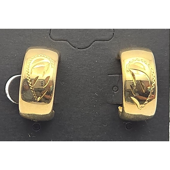 Sarah Coventry Gold-Tone Leaf Design Hoop Clip-On Earrings 3/4 " x 3/8 "