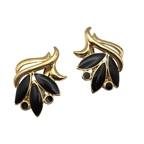 Vtg Trifari Black Enamel Gold-Tone Clip-On Earrings Floral Design 1 " x 3/4 "