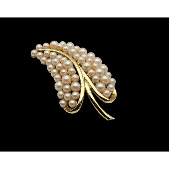 Vintage Gold-Tone Leaf Brooch With Faux Pearls