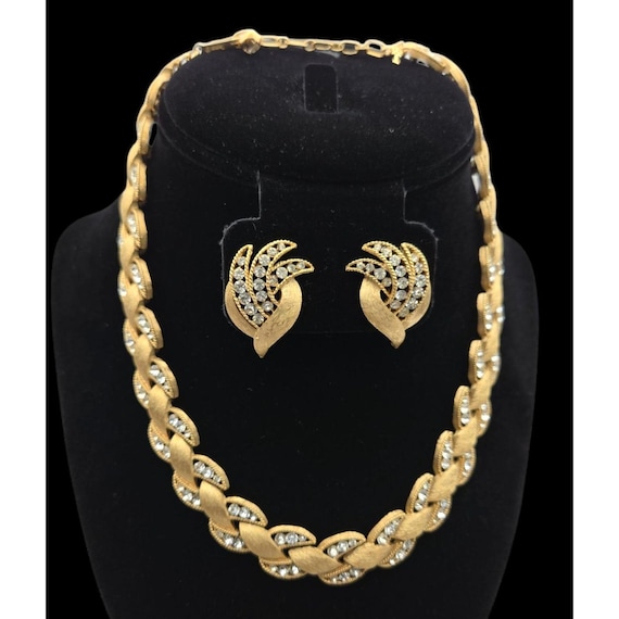 Vintage Trifari Gold Tone Necklace & Clip-On Earrings Set With Swarovski Crystals Susan Caplan 1960's