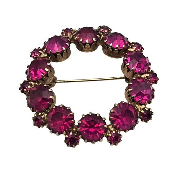 Vintage Gold Tone Rhinestone Circle Brooch Pin With Pink Stones 1 1/2 " X 1 1/2 "