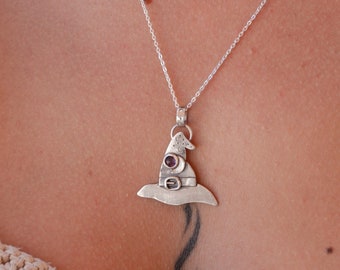 Hat charm.925 sterling silver. Folkwich. Witchcraft lovers. Witch amulet. Witch hat. Talisman for the witch. Stories.