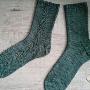 Riverflow sock knitting pattern, sock pattern, knitting pattern