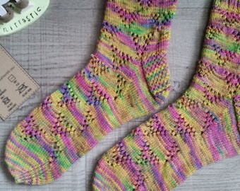 This Way Please sock pattern, knitting pattern, sock knitting pattern