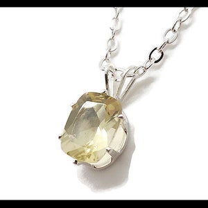 LtYellowTopazRectangleCusionPendant8x6mm1A - Jasnożółty Topaz 8 x 6 mm Prostokątna poduszka wisząca z 24-calowym regulowanym łańcuszkiem posrebrzanym