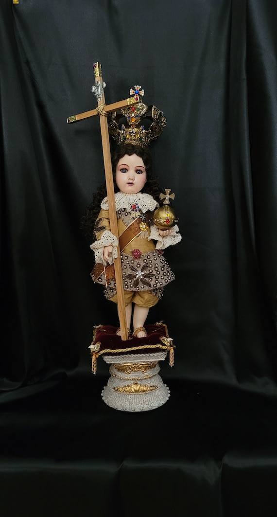 Vintage Wood Composite Holy Infant Jesus