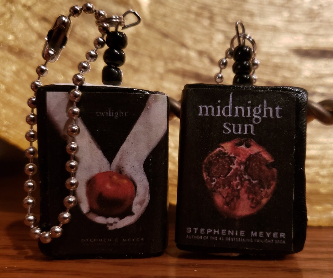 Daisychains66 Twilight Inspired Book Keychains