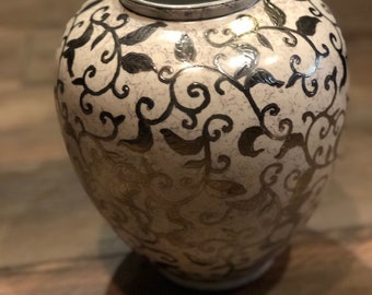 Vintage Chinese Vase beautiful hand work with silver flowers