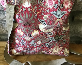 William Morris Strawberry Theif in Red Crossbodybag  Bag 10”x 10”app