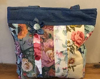 Borsa a tracolla patchwork in tessuto vintage e denim, 16 1/2" x 15" circa