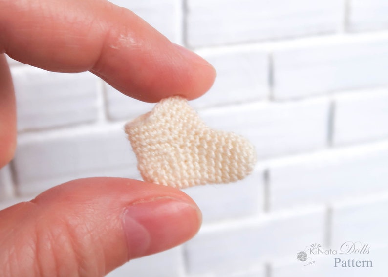 PATTERN: Socks for Chelsea and Kelly doll - crochet pattern in PDF image 5