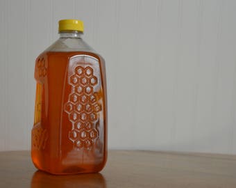 5 Pounds Raw Michigan Wildflower Honey. Bulk honey. Jug of honey.