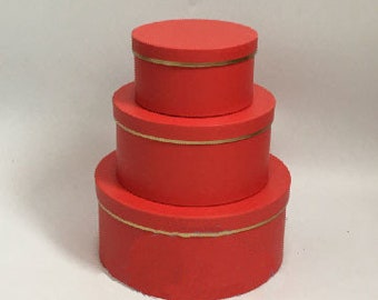 CalCastle Craft Red Round Gift Wrap Box with Gold Trim on Lid