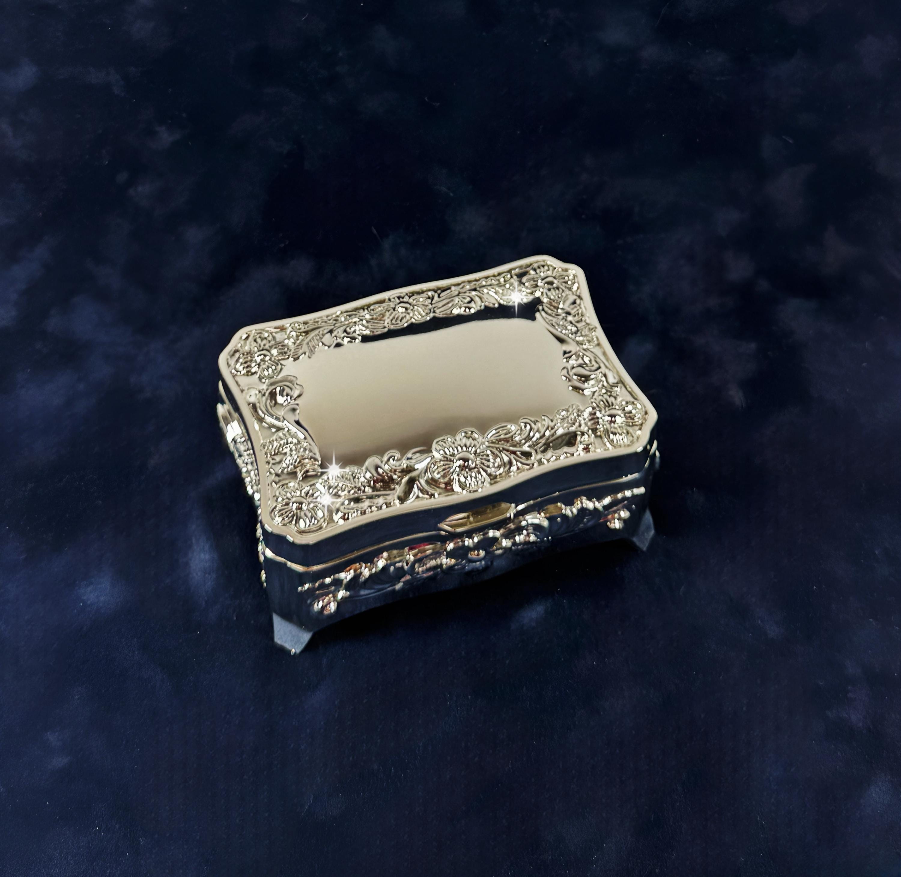 Silver: Antique Solid Silver Trinket Box 92-3, Birmingham