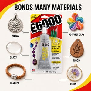 Puede incluir: Un tubo de adhesivo E6000 Jewelry & Bead de 29,5 ml en un bl&iacute;ster con puntas de precisi&oacute;n. El empaque muestra el texto BONDS MANY MATERIALS y enumera aplicaciones para componentes de metal, arcilla polim&eacute;rica, vidrio, madera, cuero y resina.