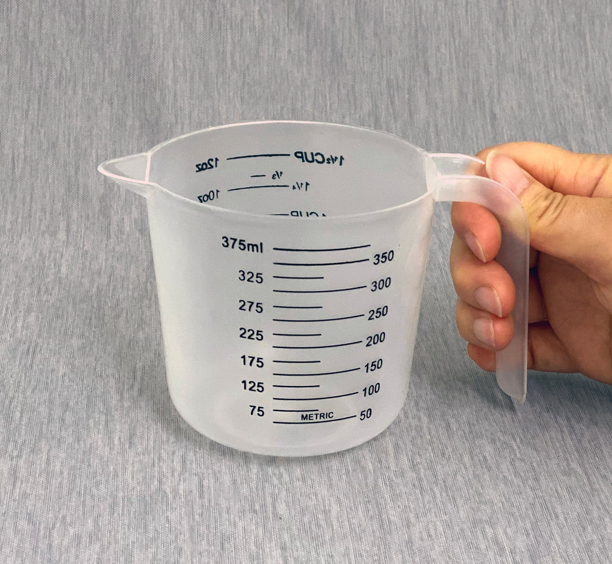 2 Cup Measuring Cups Plastic Calibrated in oz and mL 1/Pk