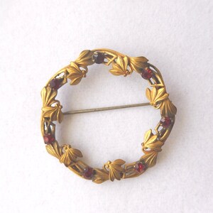 Early 20th Century Beautiful Goldtone Pin/Brooch with Red Gems