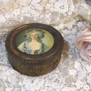 Antique Powder Box, c1920; Vintage Powder Box