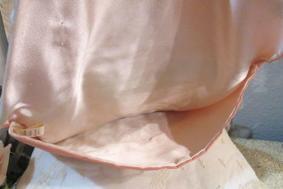 Vintage Lingerie Holder, Salmon Taffeta, Hand Pai… - image 8