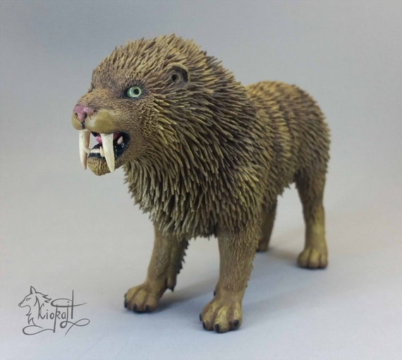 smilodon figure