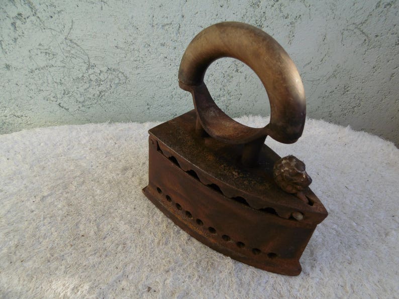 Old charcoal iron Wood handle Clothes iron Antique iron Vintage primitive iron lion/'s head Iron with lid Iron coal Iron collectible