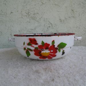 Vintage Enamel Bowl - Kitchenalia - Farmhouse Decor - Shabby Chic Kitchen Decor - Enamelware
