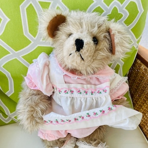 Artisan Handmade Teddy Bear, by Cates, collectible vintage stuffed bear, handcrafted