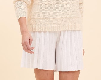 white shorts pleats, pleats shorts, white shorts, summer shorts, pleat skort, elegant shorts, wide shorts, wide pleat shorts, palazzo shorts