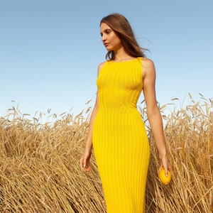 yellow knit dress, summer knit dress, summer dress yellow, elegant summer dress, statement dress, SABRINA WEIGT, rib dress, sunshine yellow image 2