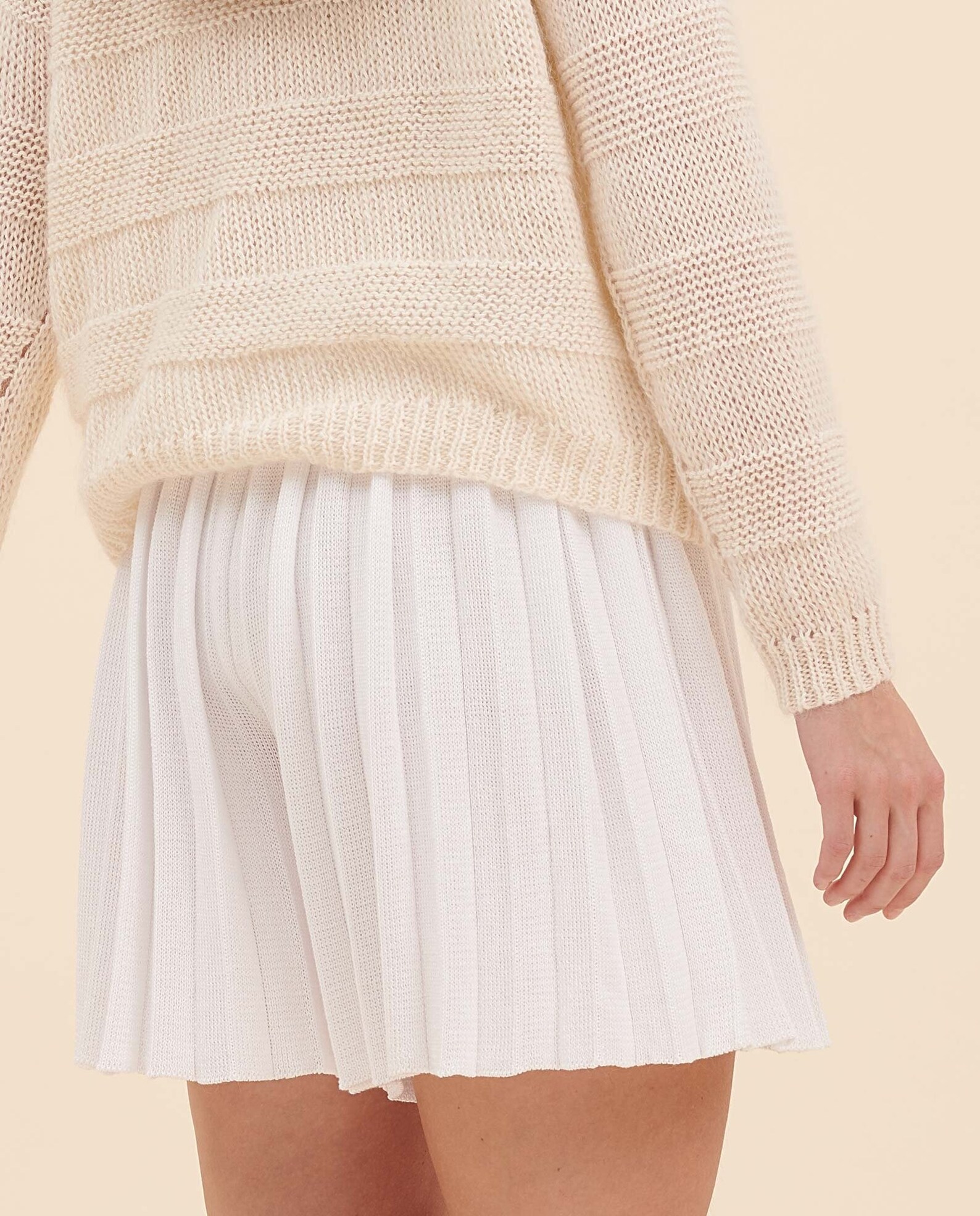 Swing Shorts - White Pleat main image 0