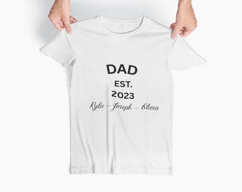 Camiseta Dad Est. / Camiseta de cuello redondo con nombres personalizados