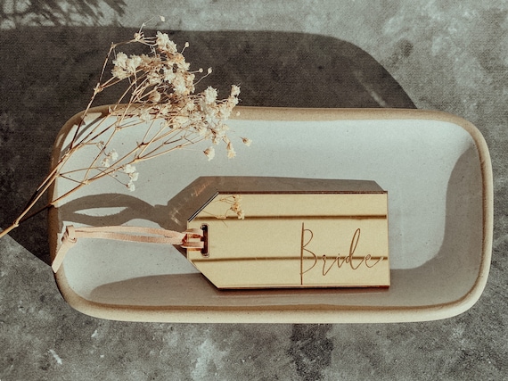 Elegant Acrylic Place Cards - Personalized Guest Bomboniere - Wedding & Event Decor