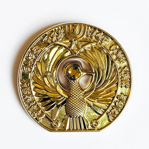 TOCADO Bastón de Ra - Pin de metal dorado