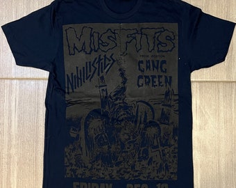 MISFITS - Graveyard Shirt - Size Medium  premium cotton