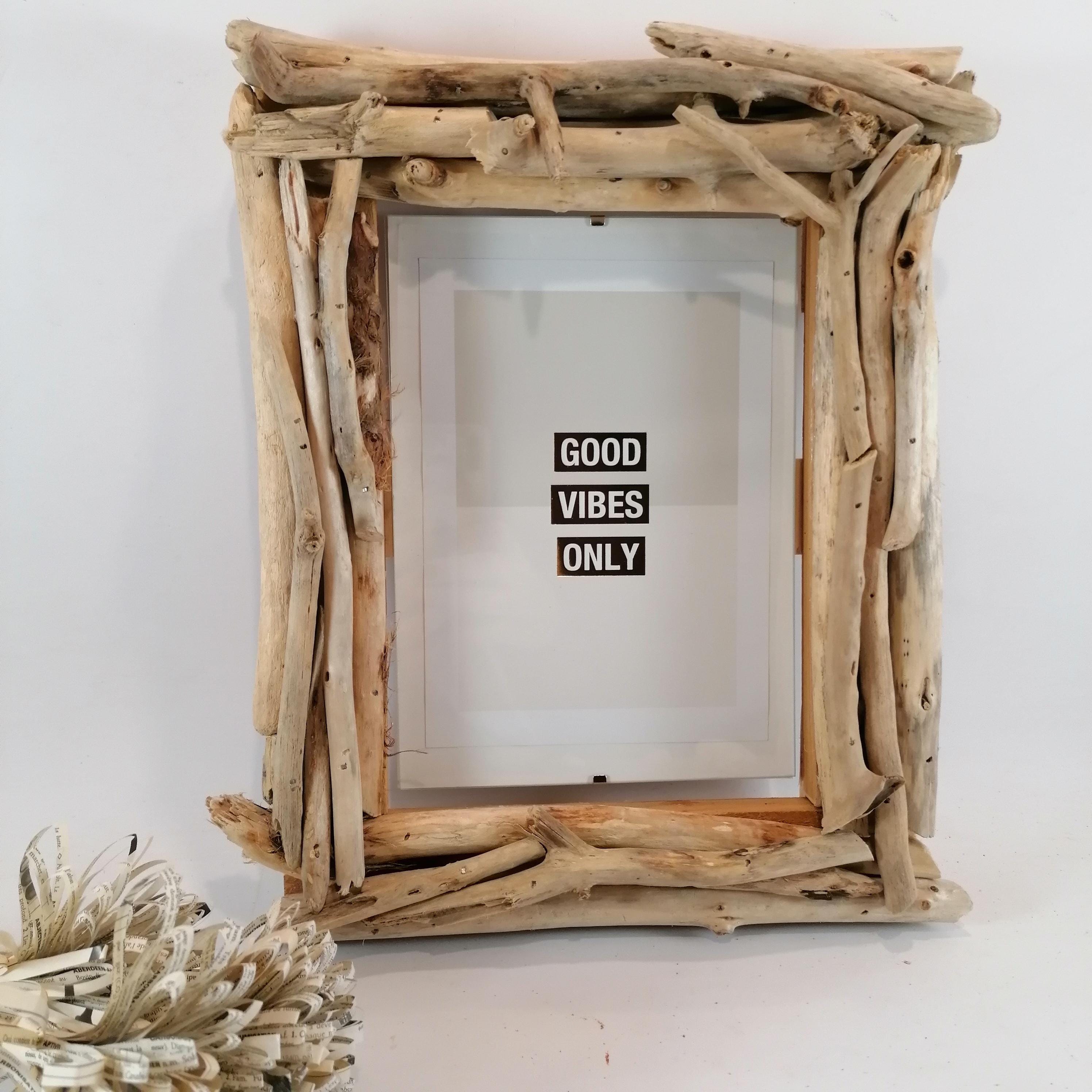 Cadre Décoratif Avec Bois Flotté - Fait Main En France - Cadeau Original Naturel - 17x12cm