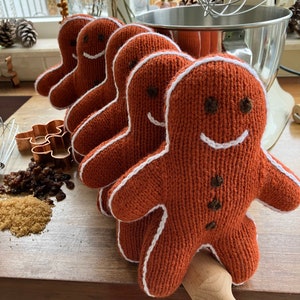 Knitted gingerbread man, gingerbread decorations, gingerbread Christmas
