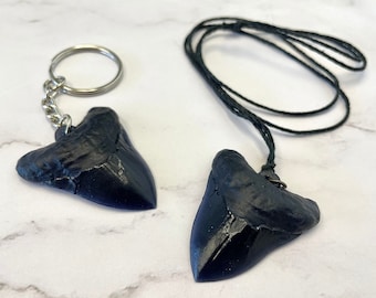 Megalodon Shark Tooth Keychain, Shark tooth Necklace, Meg Tooth Keychain, Meg Tooth Replica, Meg Tooth Pendant, Shark Week Gift, Boys gift