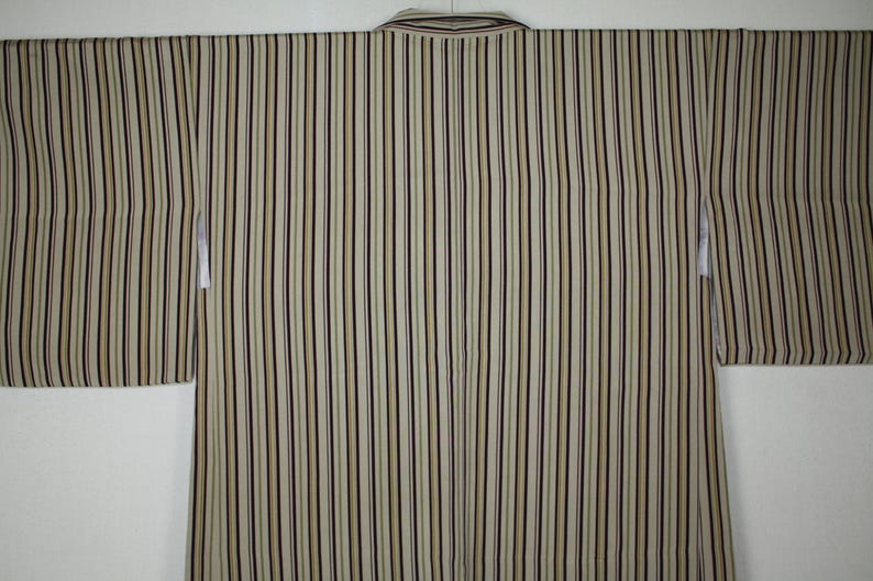 Japanese vintage soft silk beautiful haori coat jacket of Pattern of striped beige background